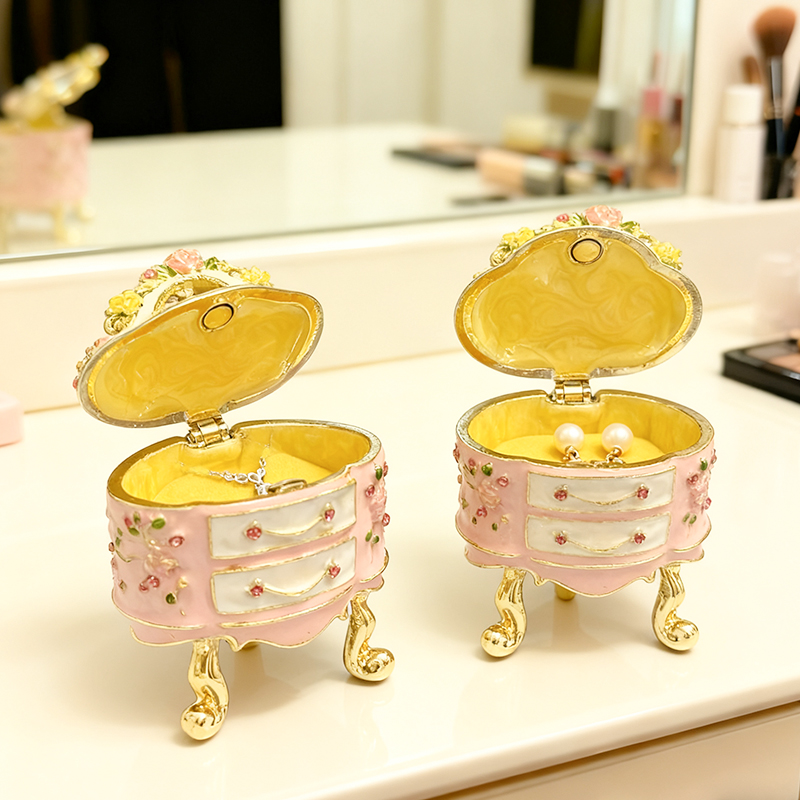 Hand-painted small jewelry box - Vanity Home Decor บทวิจารณ์และราคา