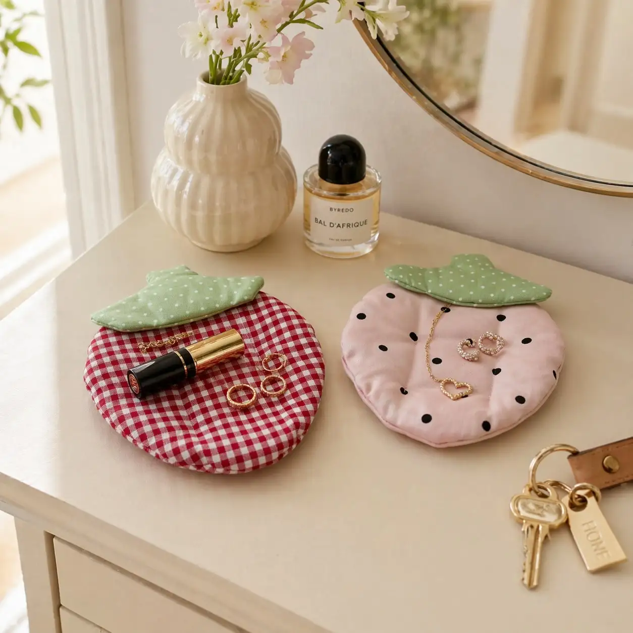 Strawberry Shaped Jewelry Tray - Vanity Home Decor บทวิจารณ์และราคา