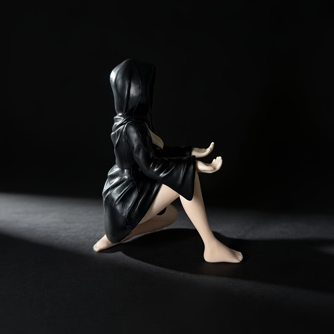 Gifts Mysterious Black Robe Qu - Home Decor Quirky บทวิจารณ์และราคา